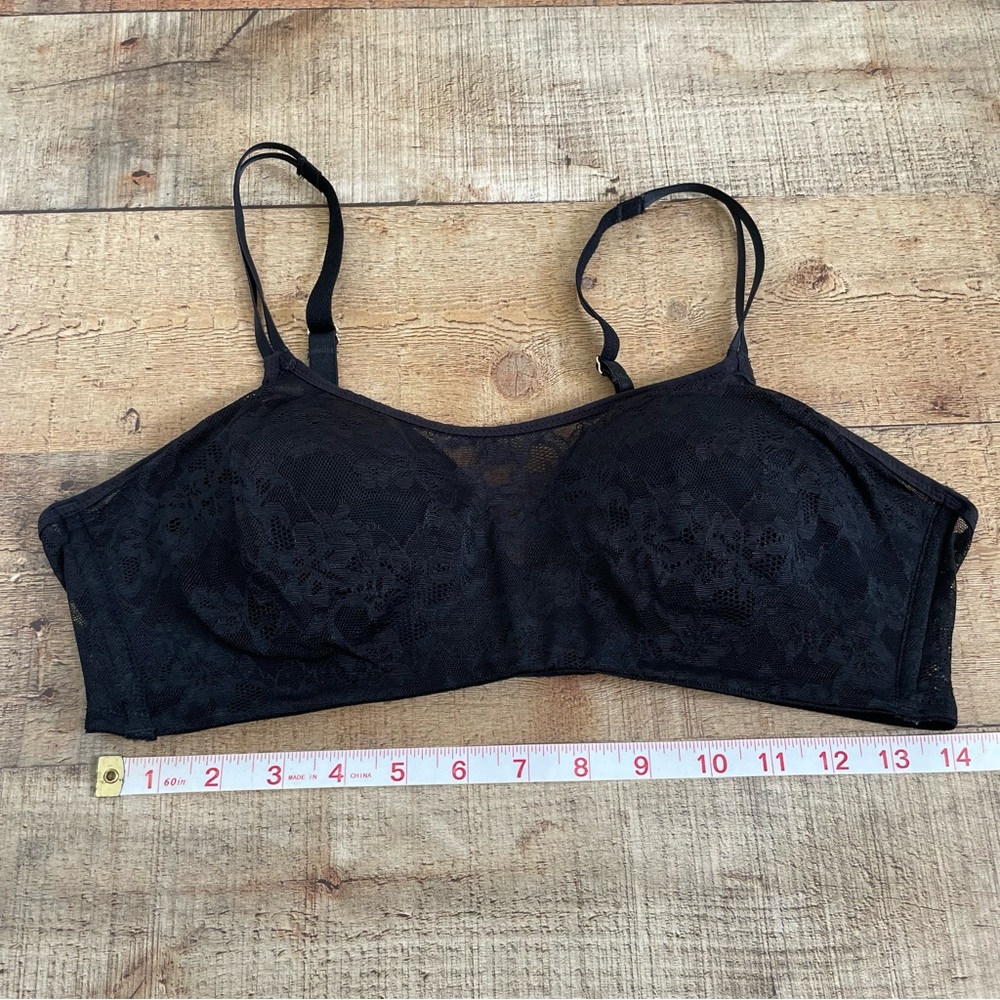 Le Mystere Stretch Bralette Bra Black Size 36C Lace Lined Wireless - Picture 3 of 7